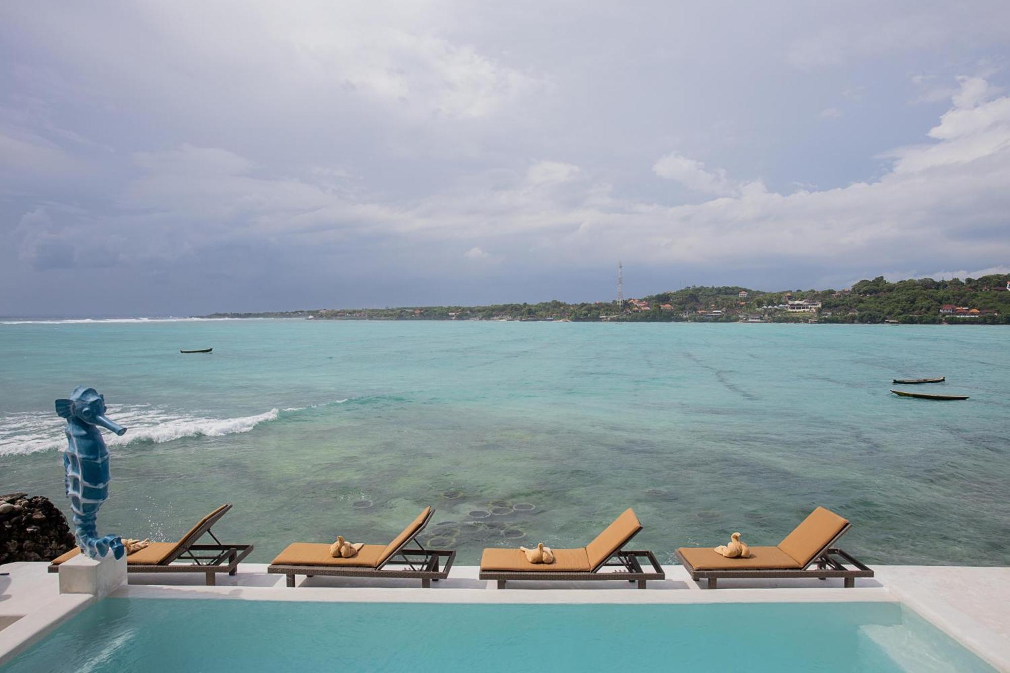Aquavista Ceningan Hotel Lembongan Exterior photo