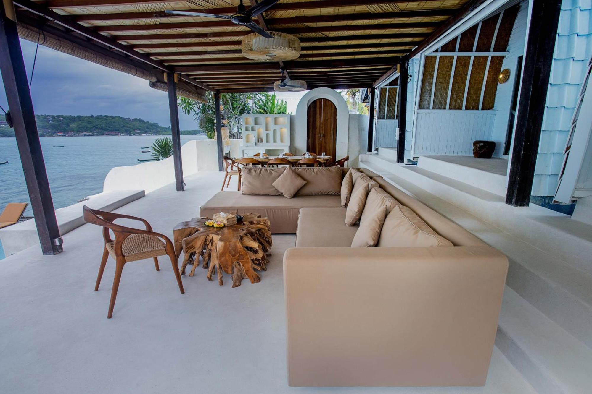 Aquavista Ceningan Hotel Lembongan Exterior photo